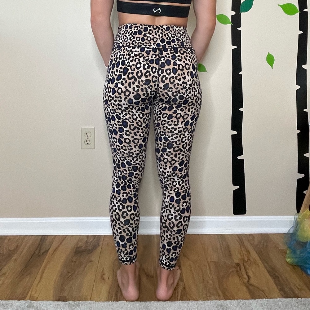 Victoria’s Secret cheetah print leggings